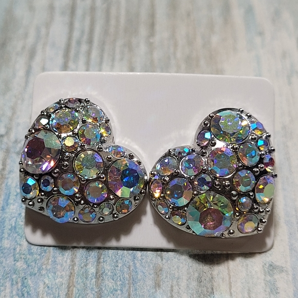 Rhinestones Heart Earrings. - Picture 6 of 6